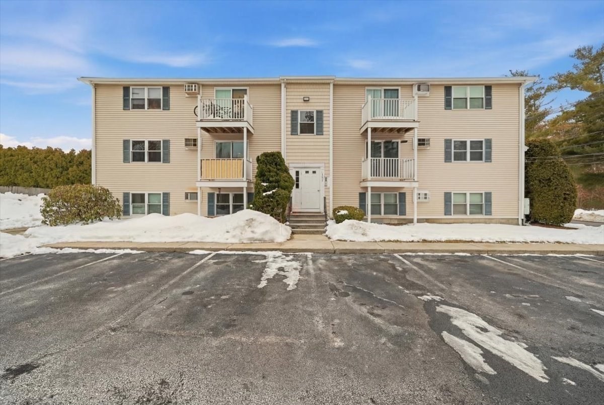 1471 Braley Rd Unit 4, New Bedford, MA 02745