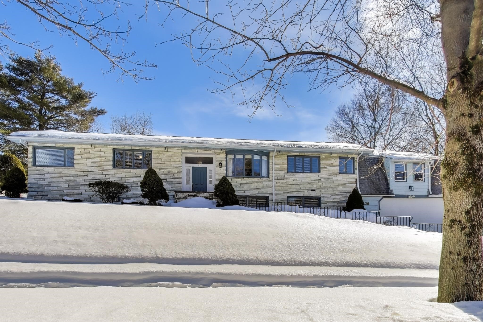 26 Albemarle Rd, Norwood, MA 02062