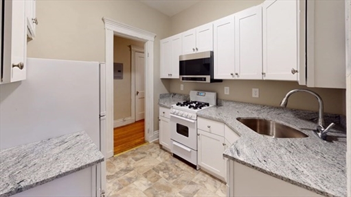 52 Charlesgate E, Apt 159