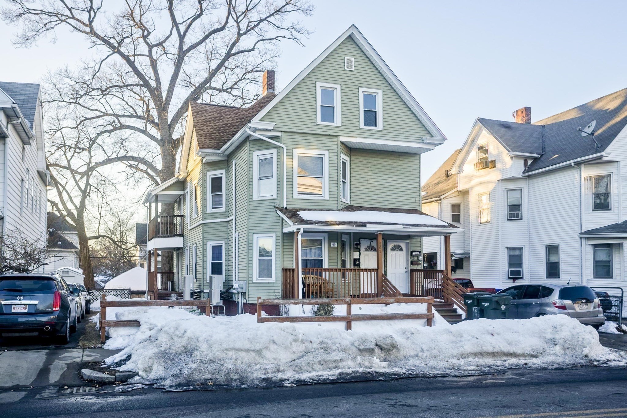 202 Oakland St, Springfield, MA 01108