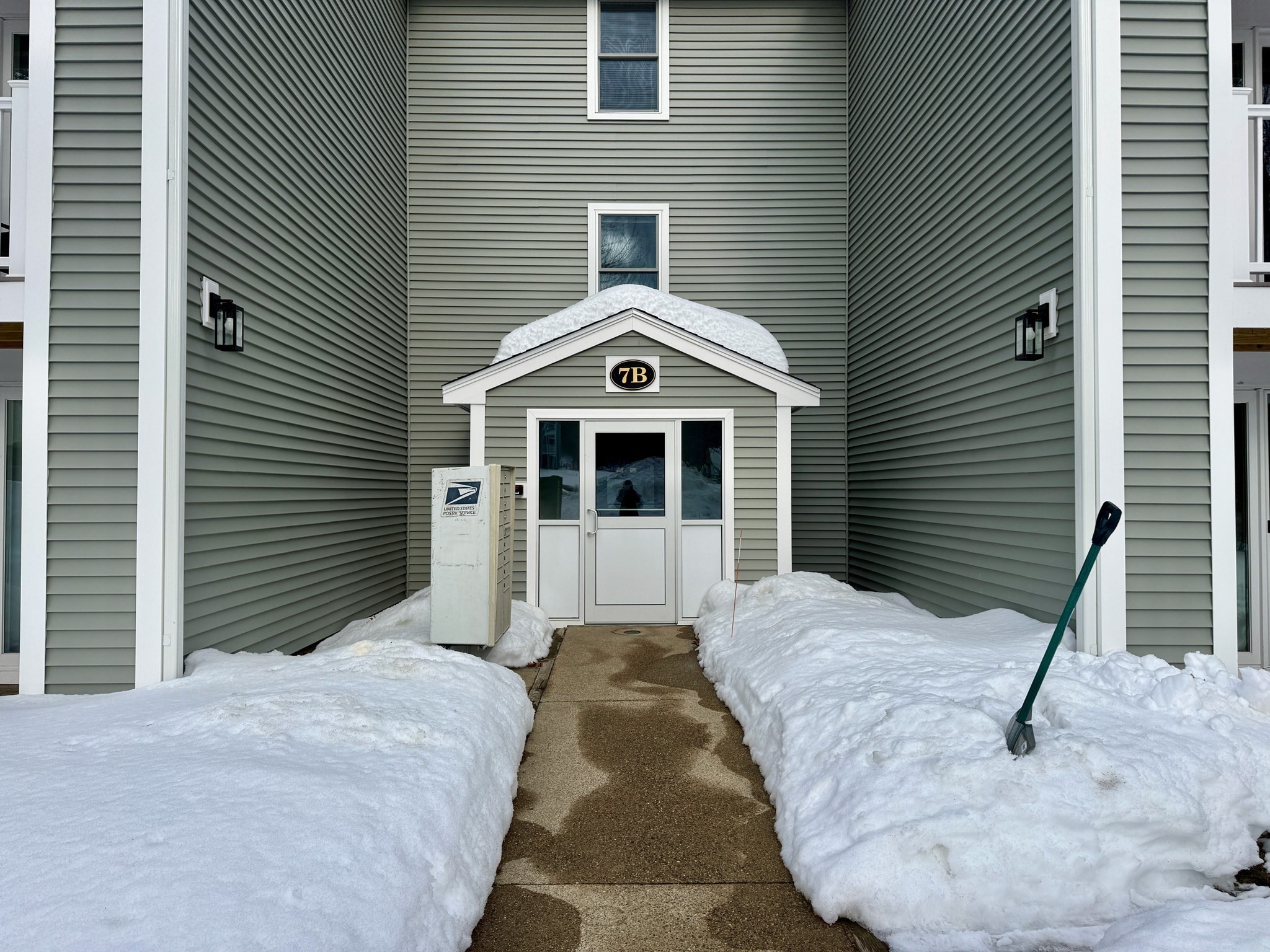 7 Marc Dr Unit 8, Plymouth, MA 02360