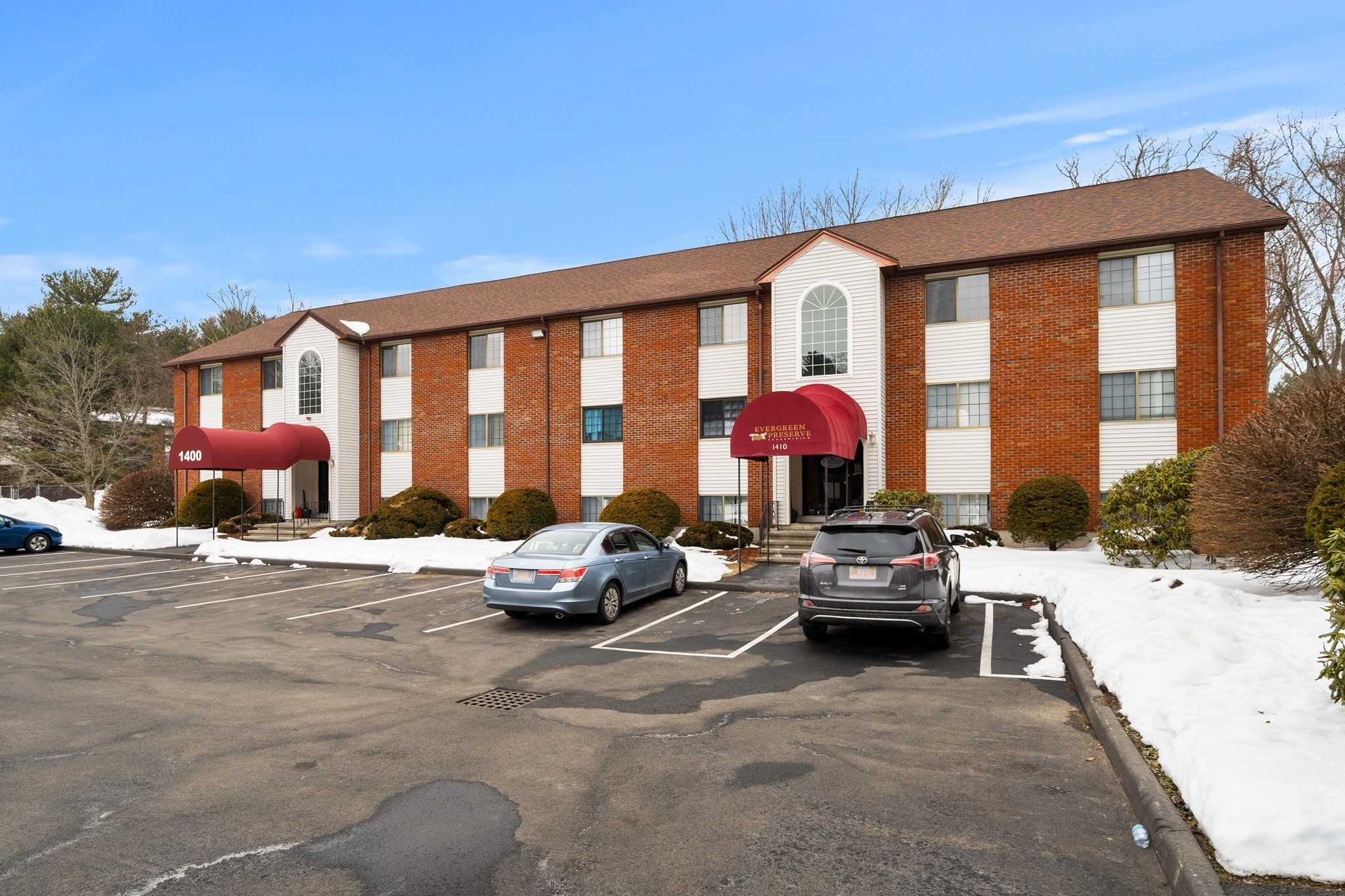 1400 Skyline Dr Unit 6, Lowell, MA 01854 - Image 2