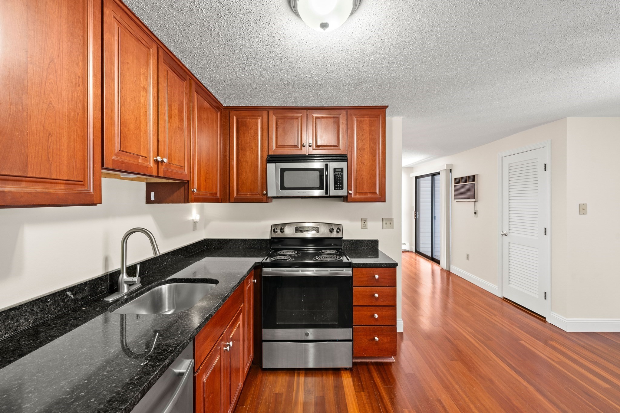 1400 Skyline Dr Unit 6, Lowell, MA 01854 - Image 14