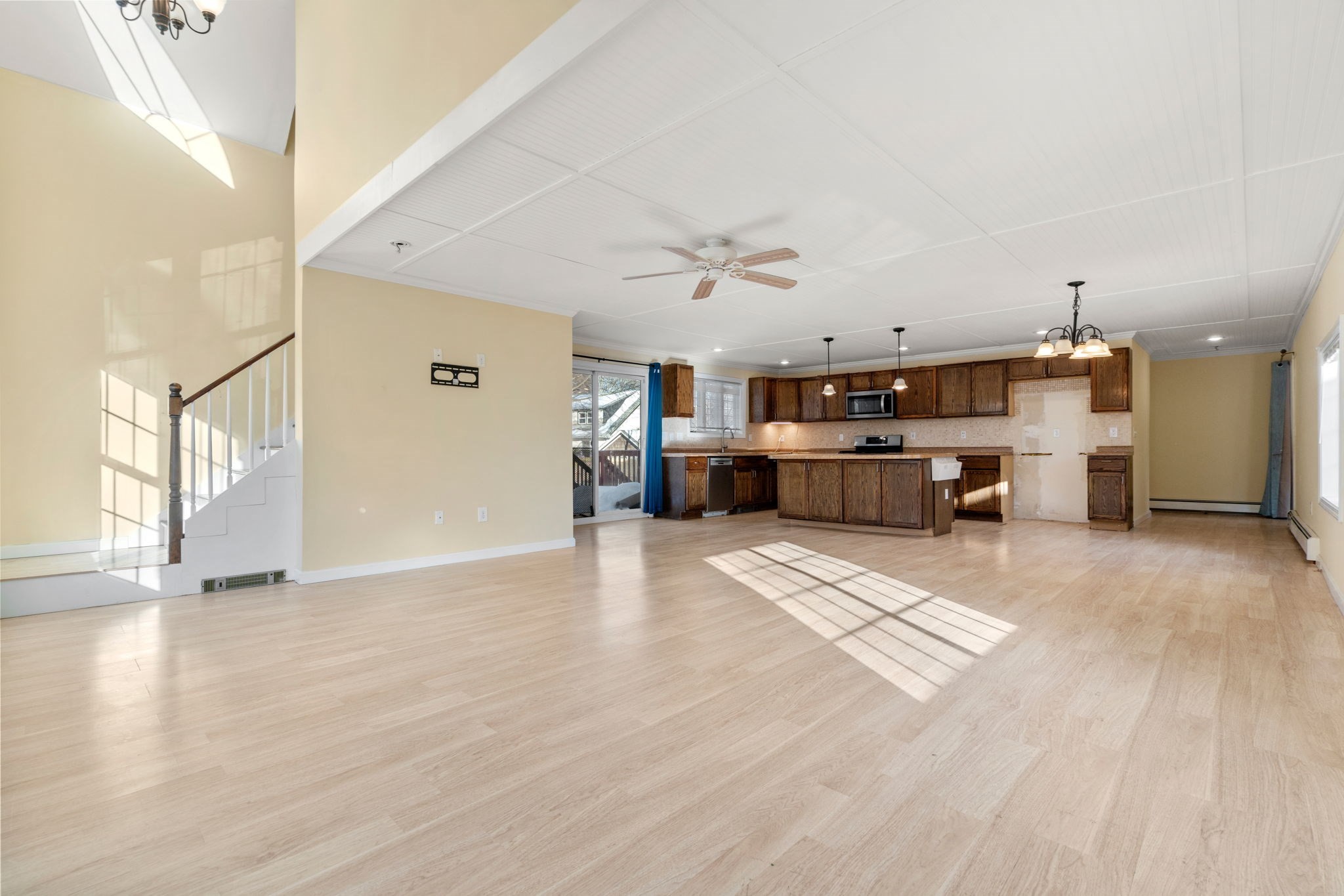 27 Stillman St, Framingham, MA 01702 - Image 2