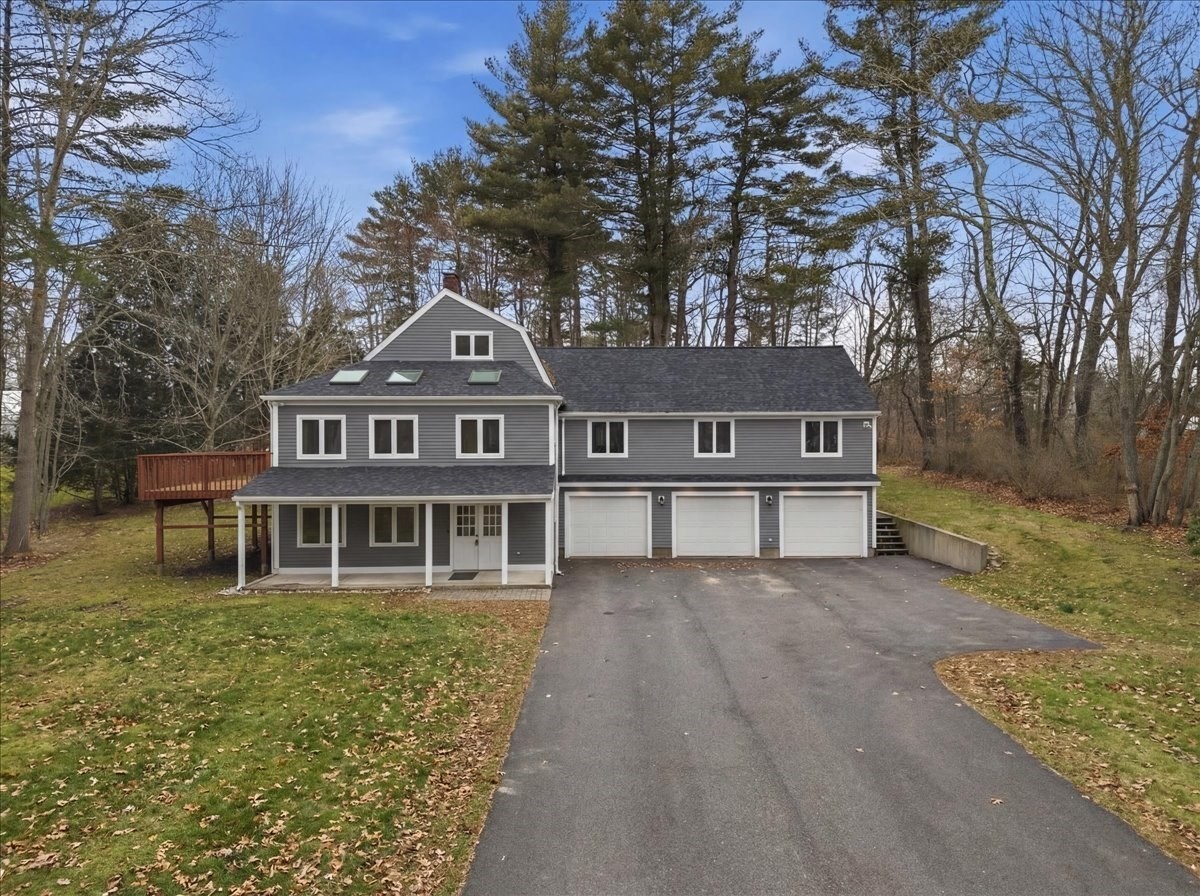 98 Walnut St, Halifax, MA 02338