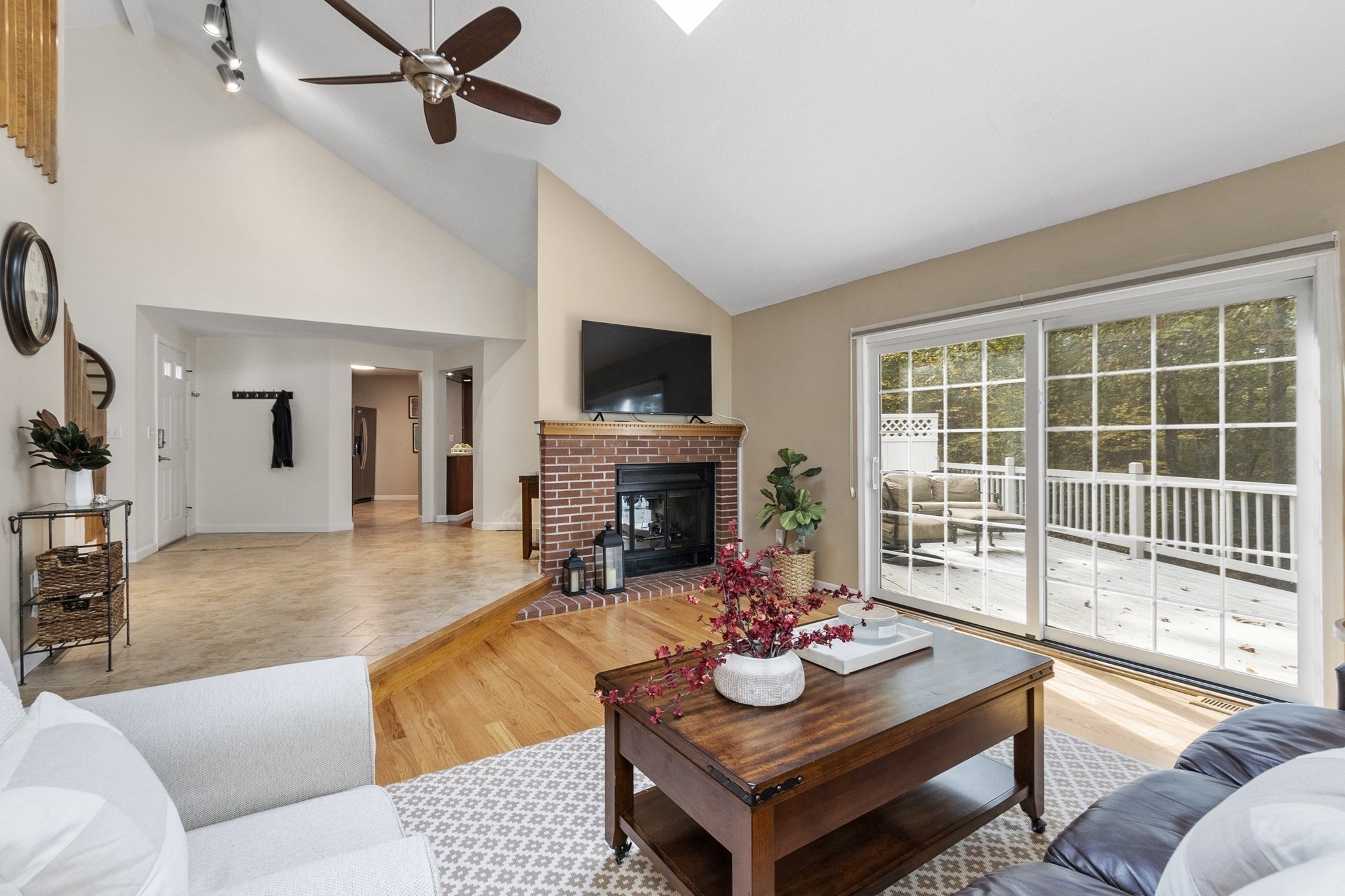 18 Pilgrim Dr Unit 24, Westford, MA 01886