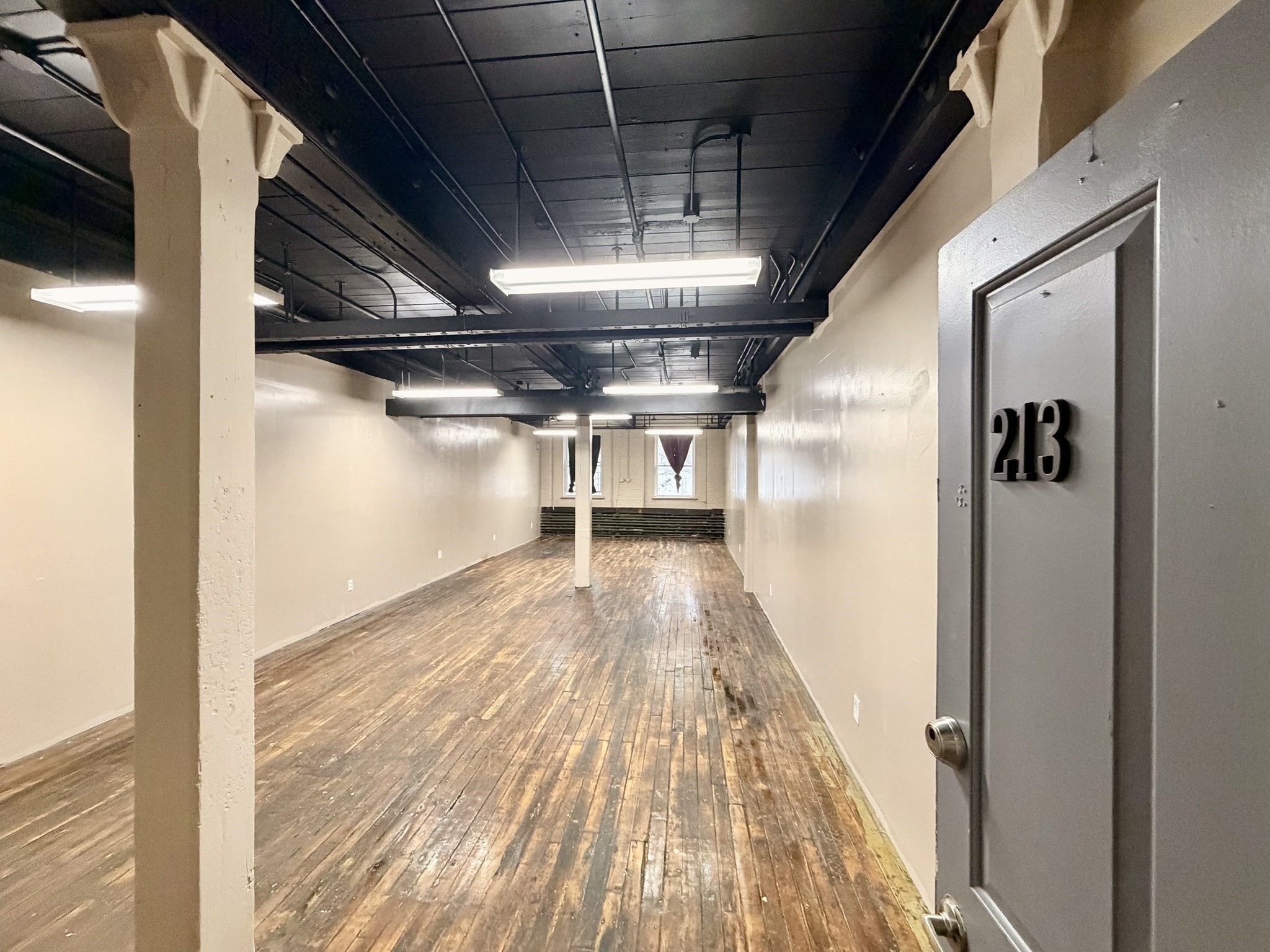 125 Main St, Springfield, MA 01105