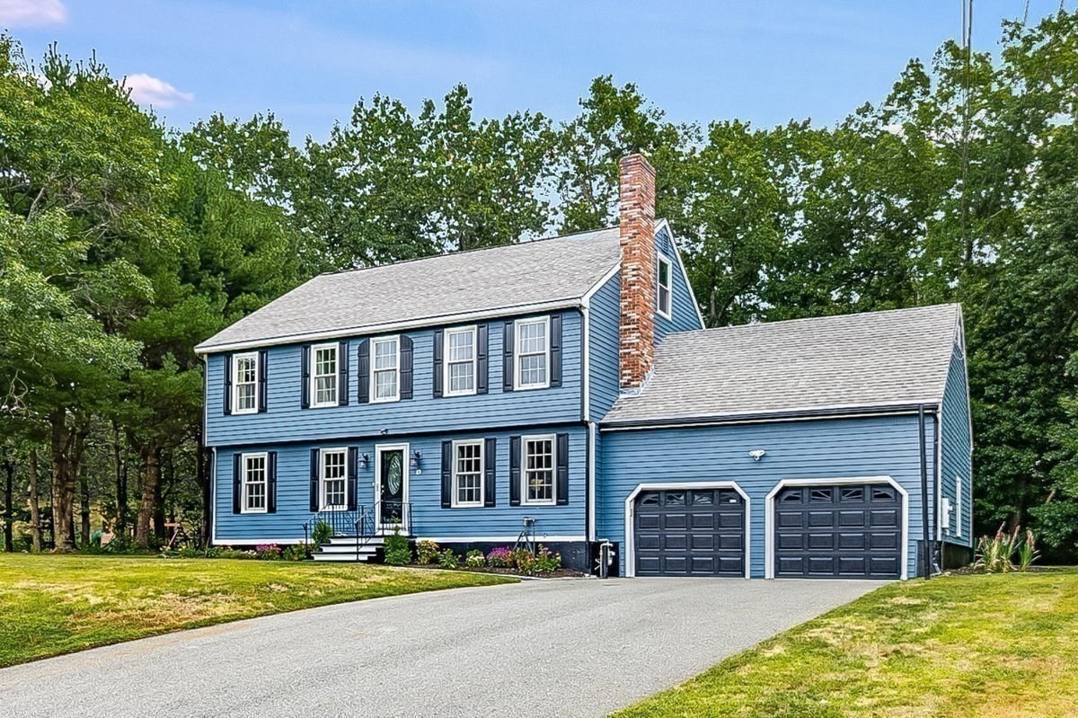 85 Briarwood Rd, Tewksbury, MA 01876