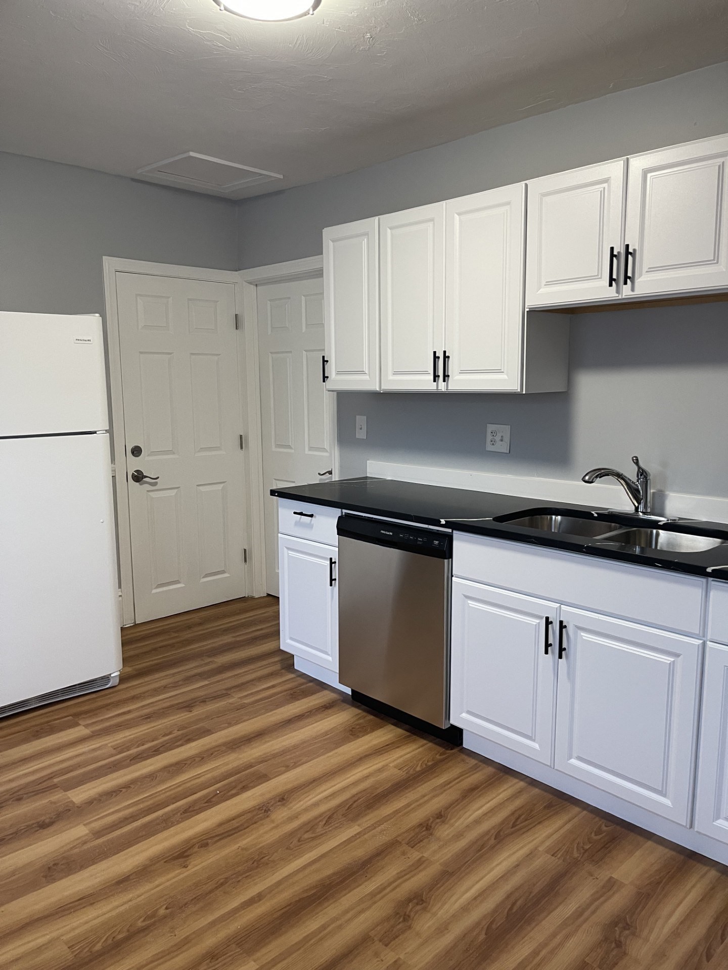 12 Winslow St, Worcester, MA 01609 - Image 4