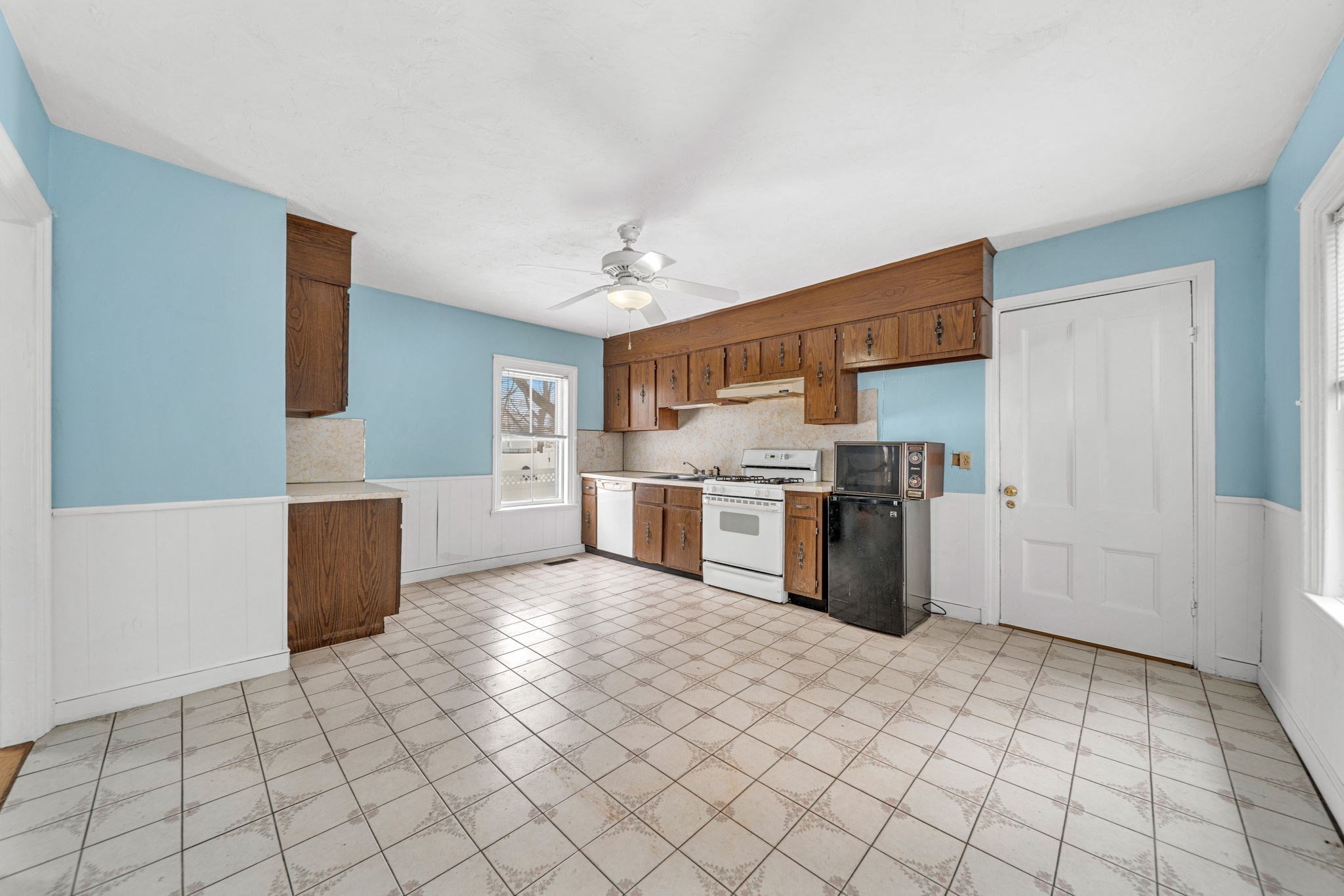 28 Linden Pl, Dedham, MA 02026 - Image 16