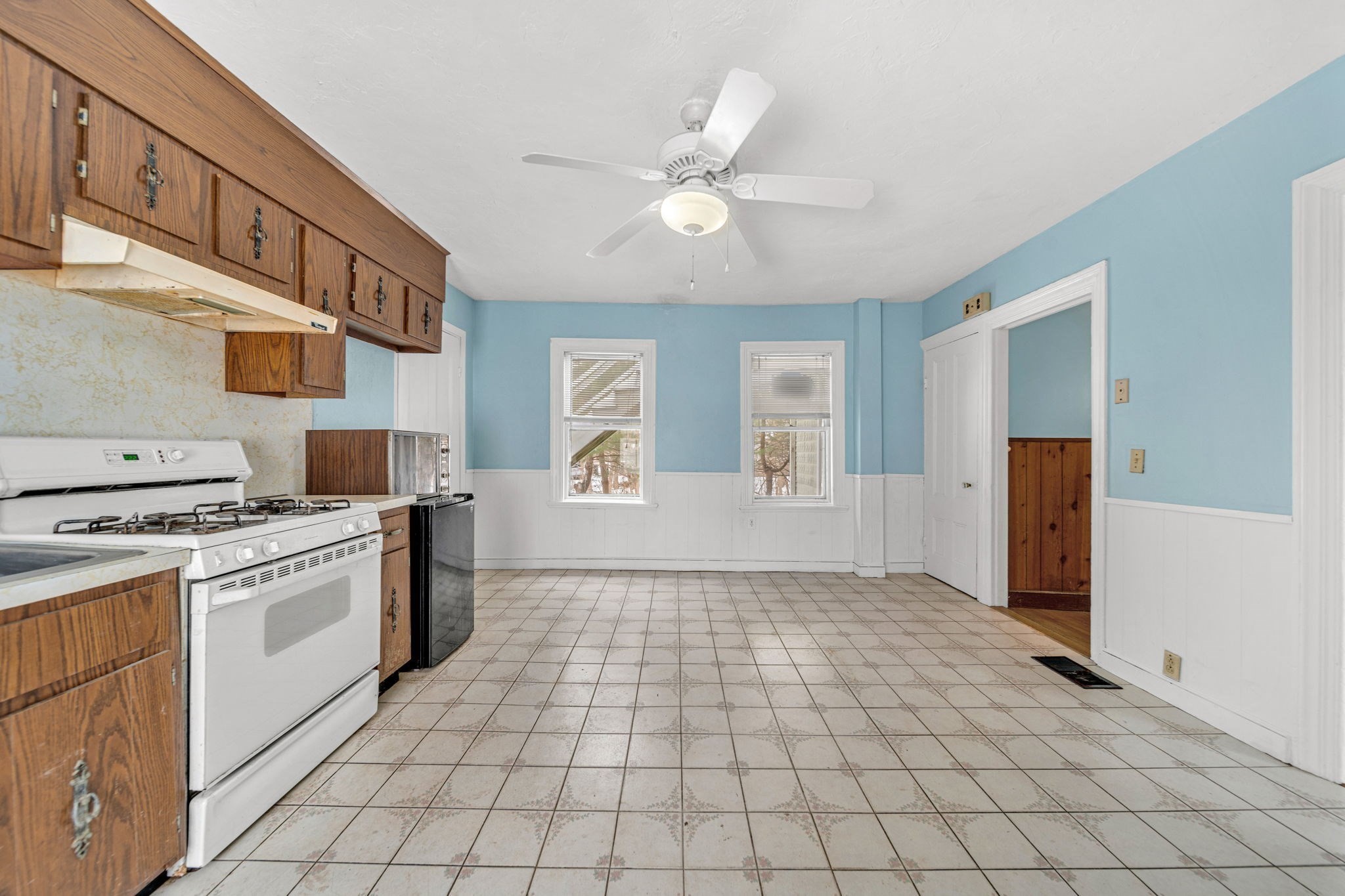 28 Linden Pl, Dedham, MA 02026 - Image 18