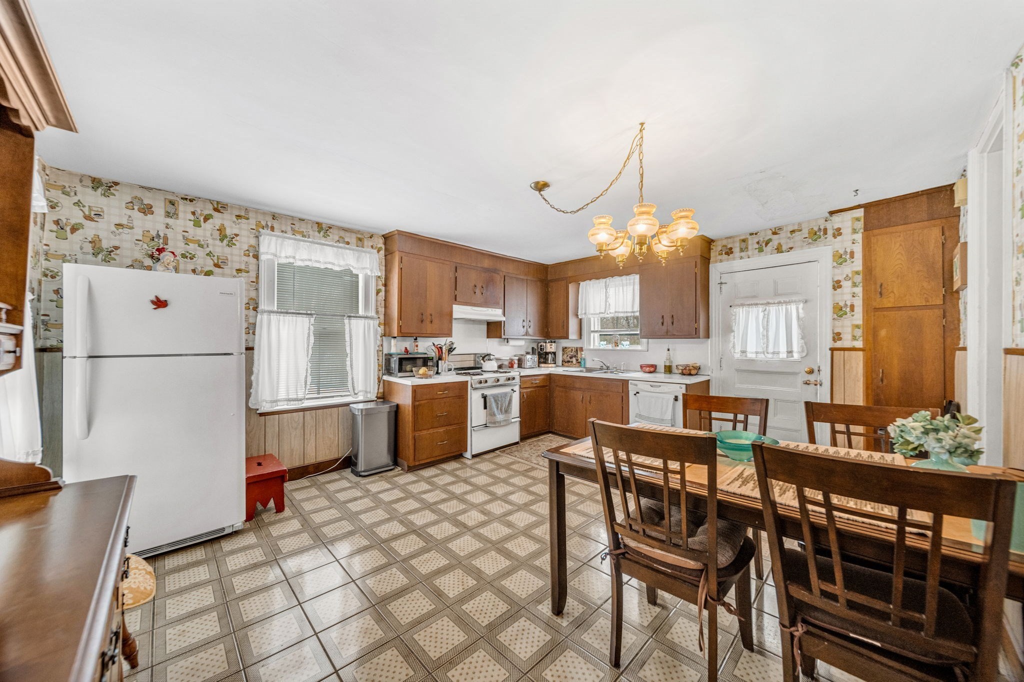 28 Linden Pl, Dedham, MA 02026 - Image 31