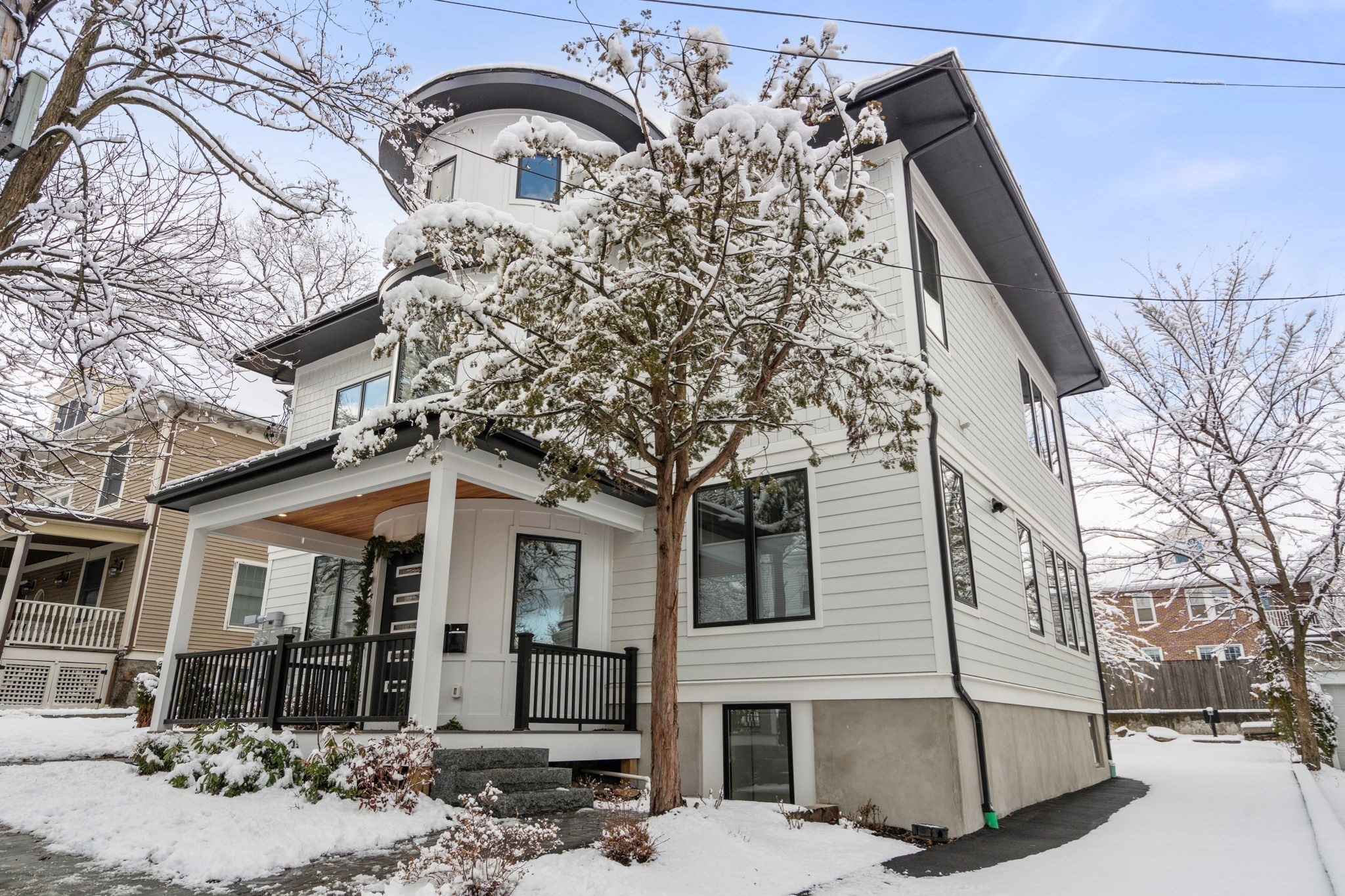 116 Thorndike St Unit 2B, Brookline, MA 02446