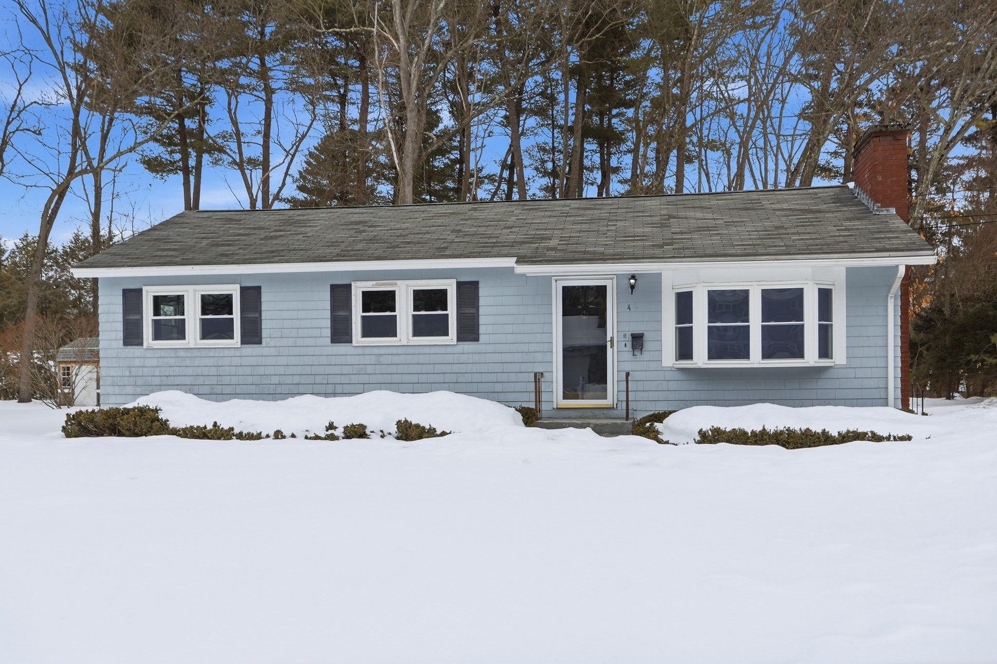 4 Charlemont Court, Chelmsford, MA 01863