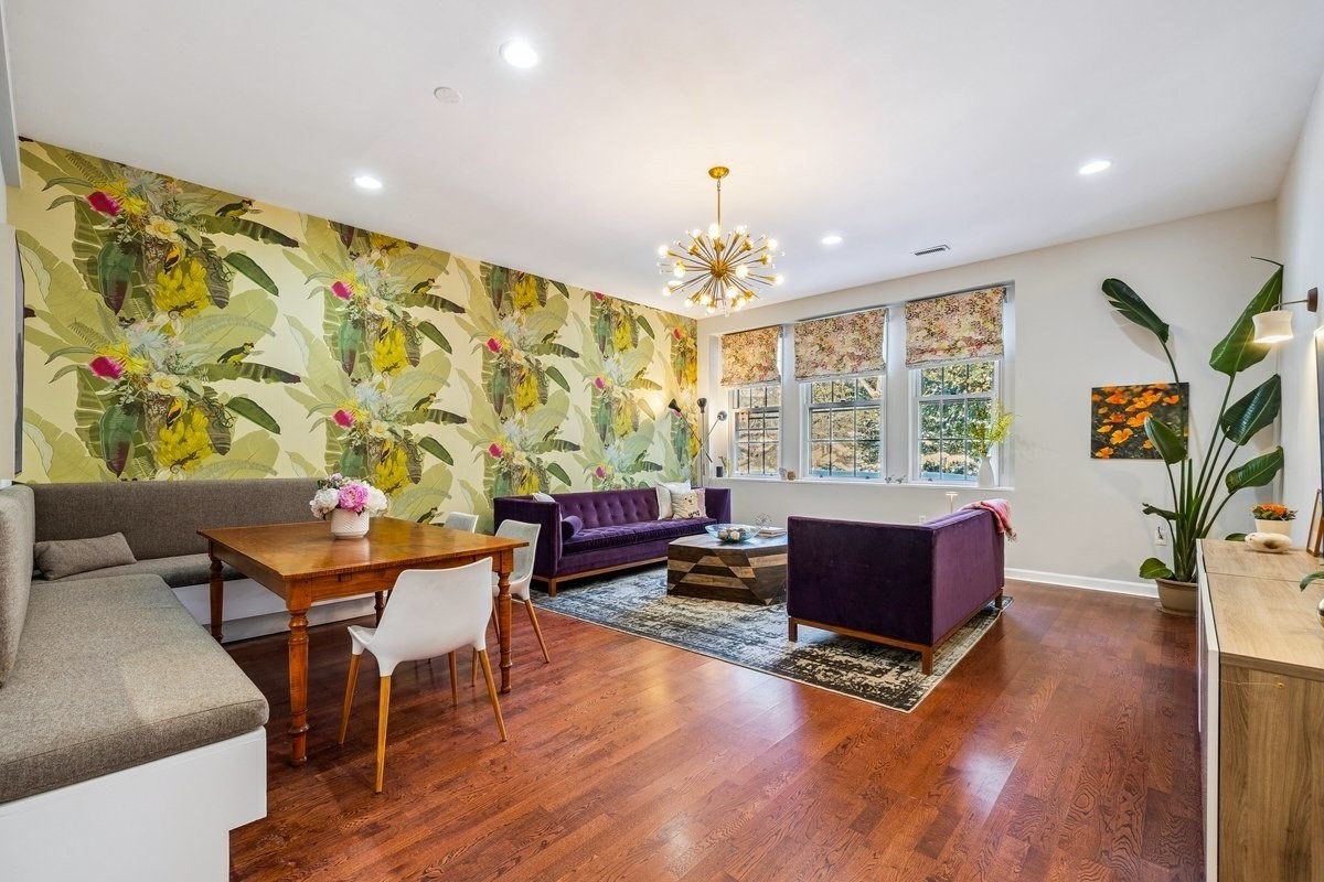 60 Glen Rd Unit 108, Brookline, MA 02445