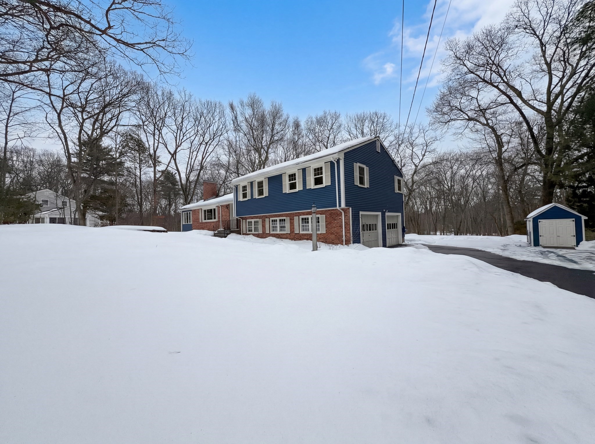 16 Crest Dr, Dover, MA 02030