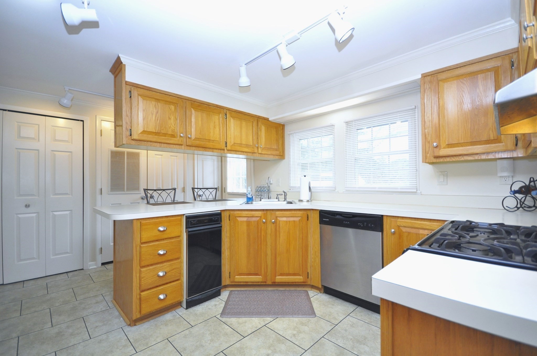 5 Country Drive, Bridgewater, MA 02324 - Image 9