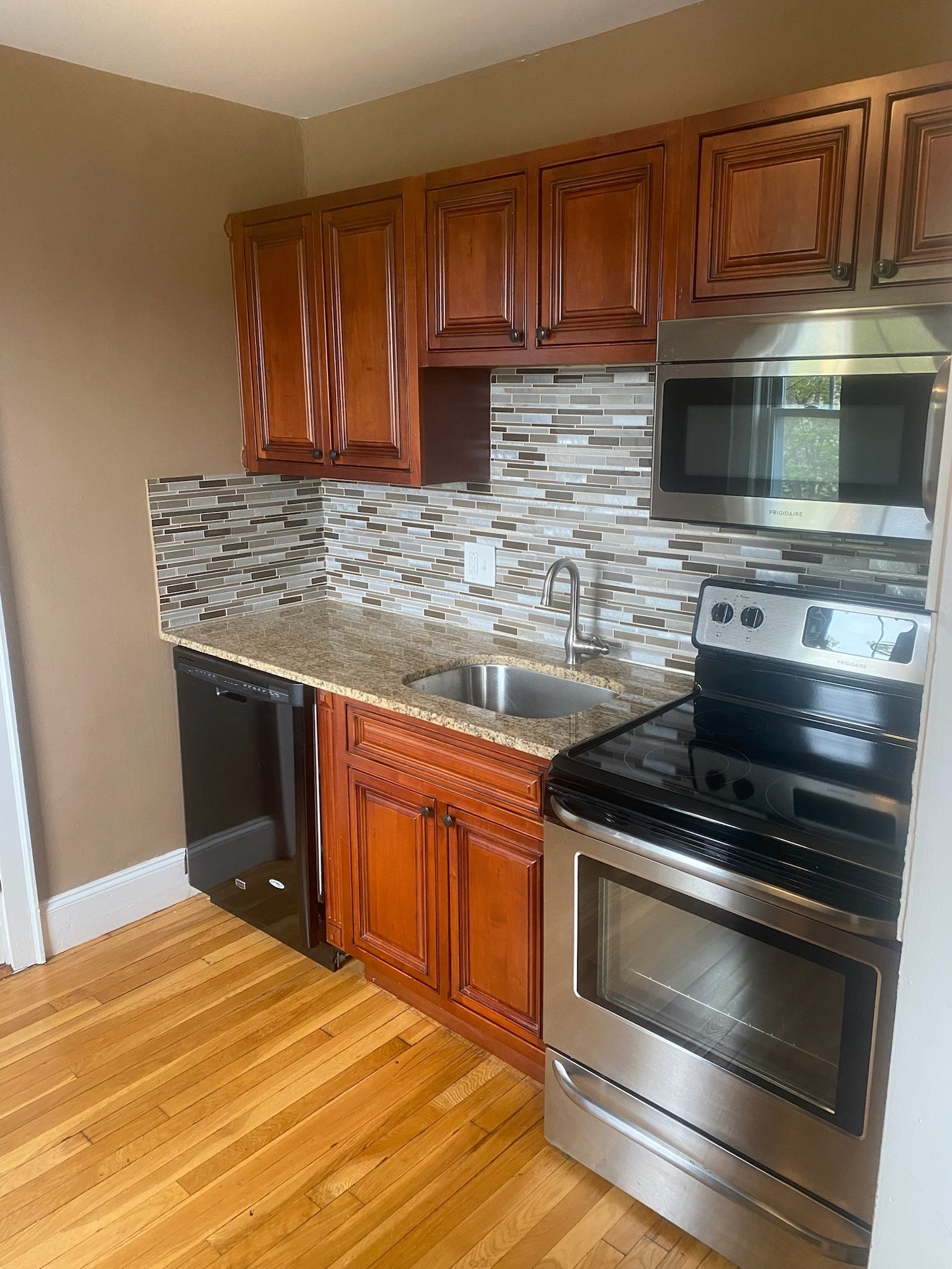 195 Thomas Burgin Pkwy Unit 301, Quincy, MA 02169 - Image 2