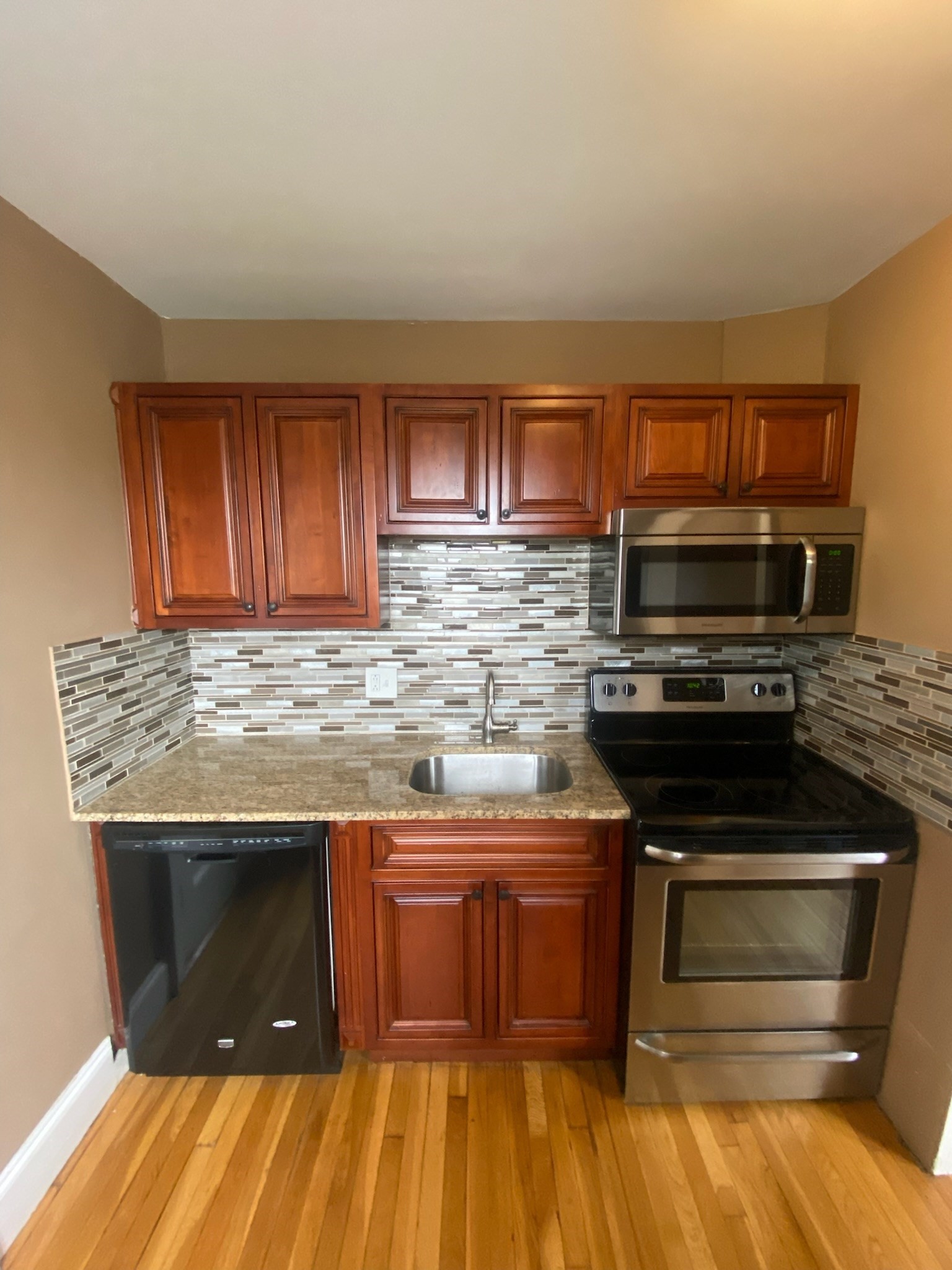 195 Thomas Burgin Pkwy Unit 301, Quincy, MA 02169 - Image 3