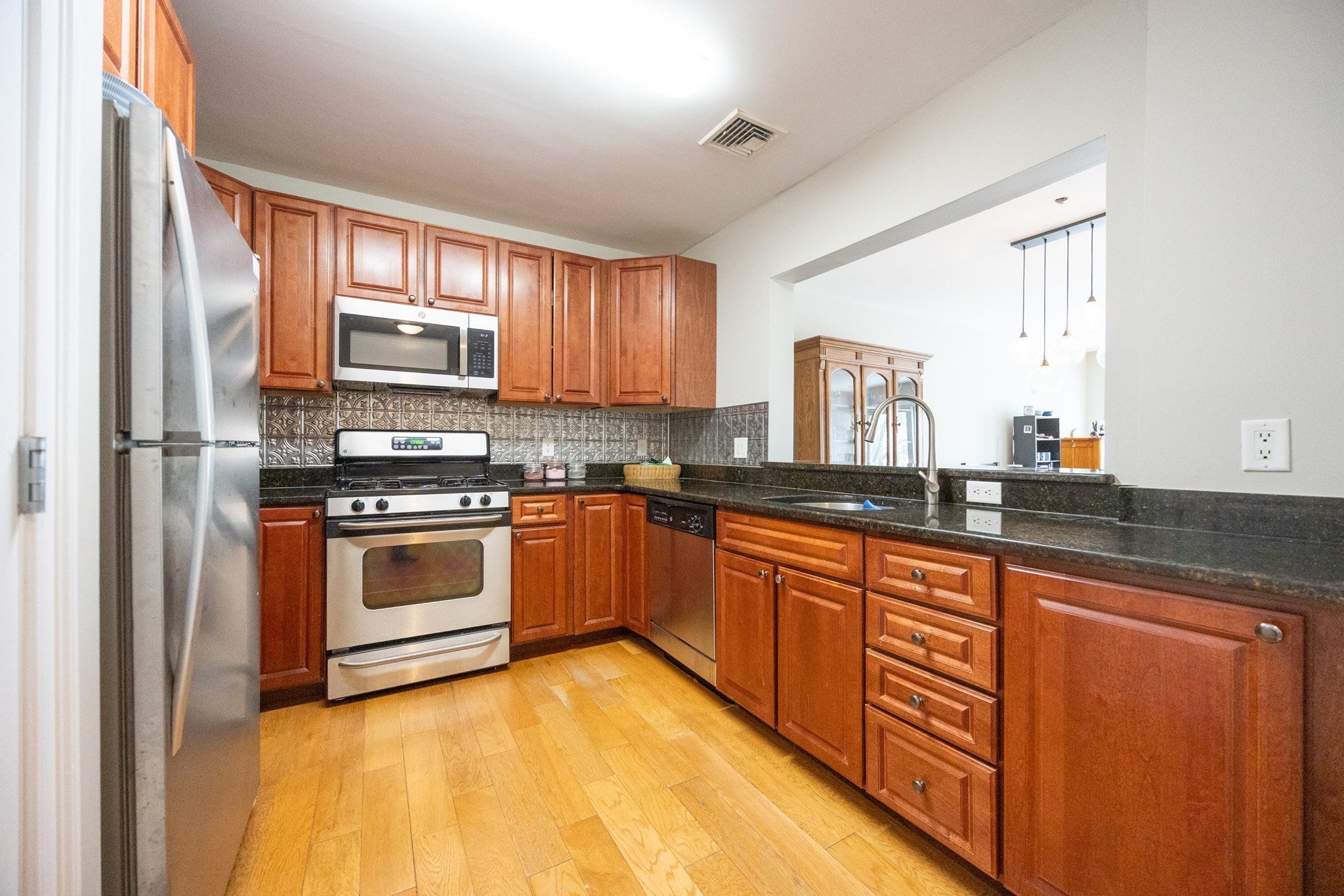 5170 Washington St Unit 107, West Roxbury, Boston, MA 02132