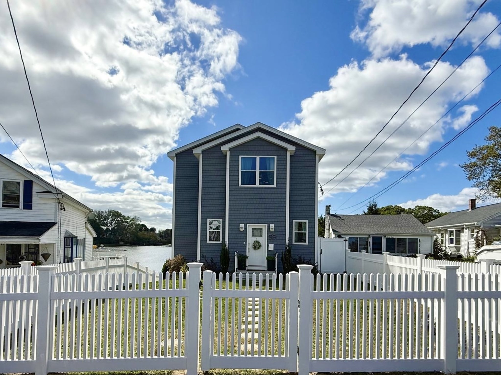 86 Ocean View Ave, Swansea, MA 02777