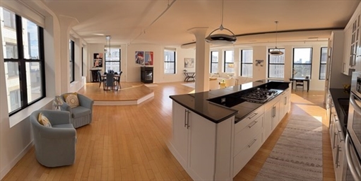 453 Washington Street, Apt 10E