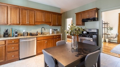 15 Romsey Street, Apt 2