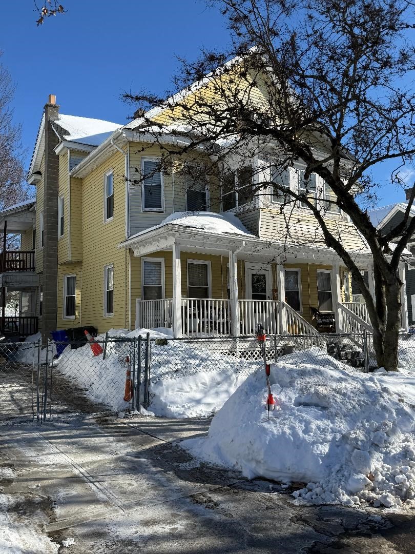 31 Suffolk St, Springfield, MA 01109