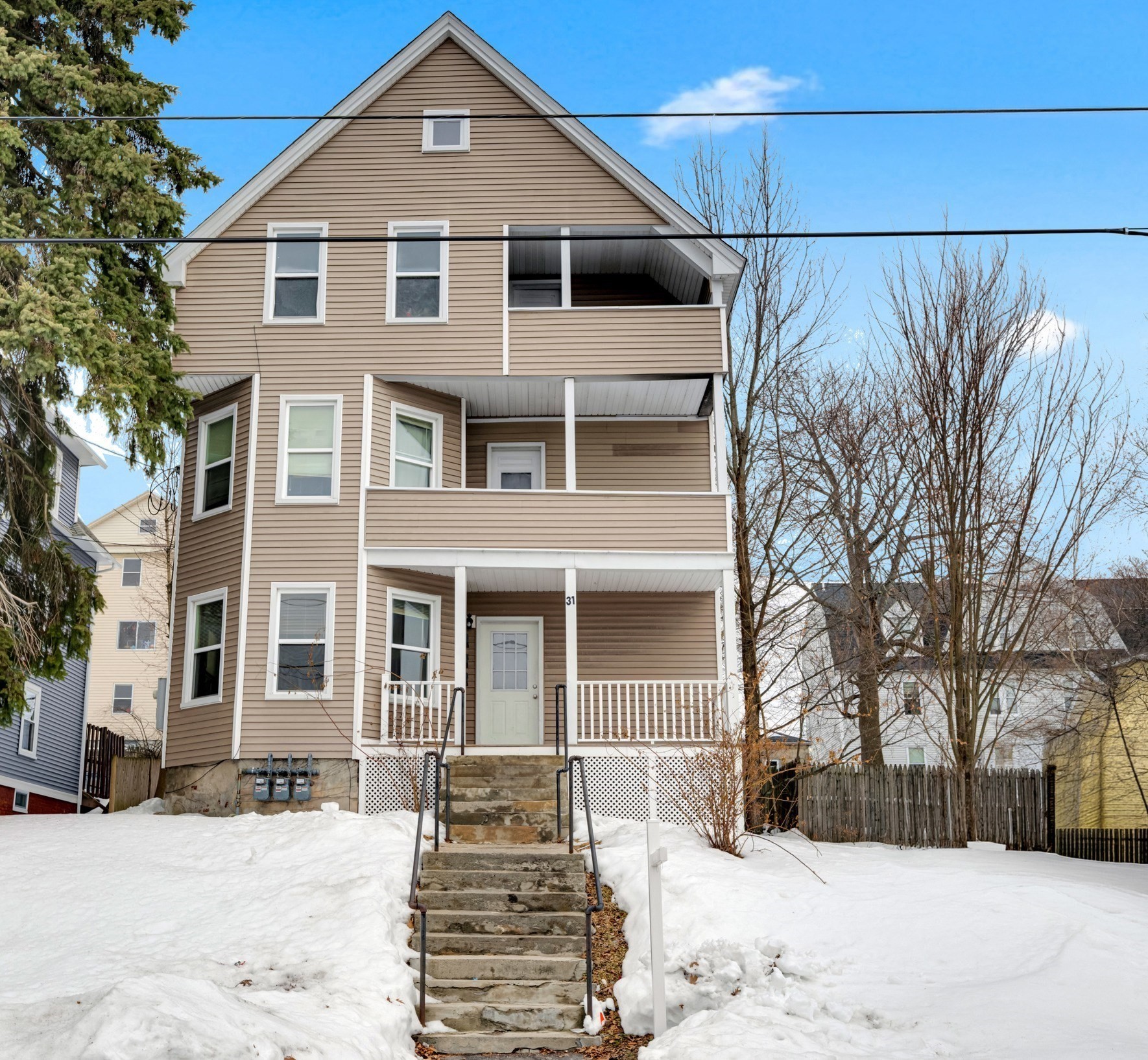 31 Boardman St, Worcester, MA 01606