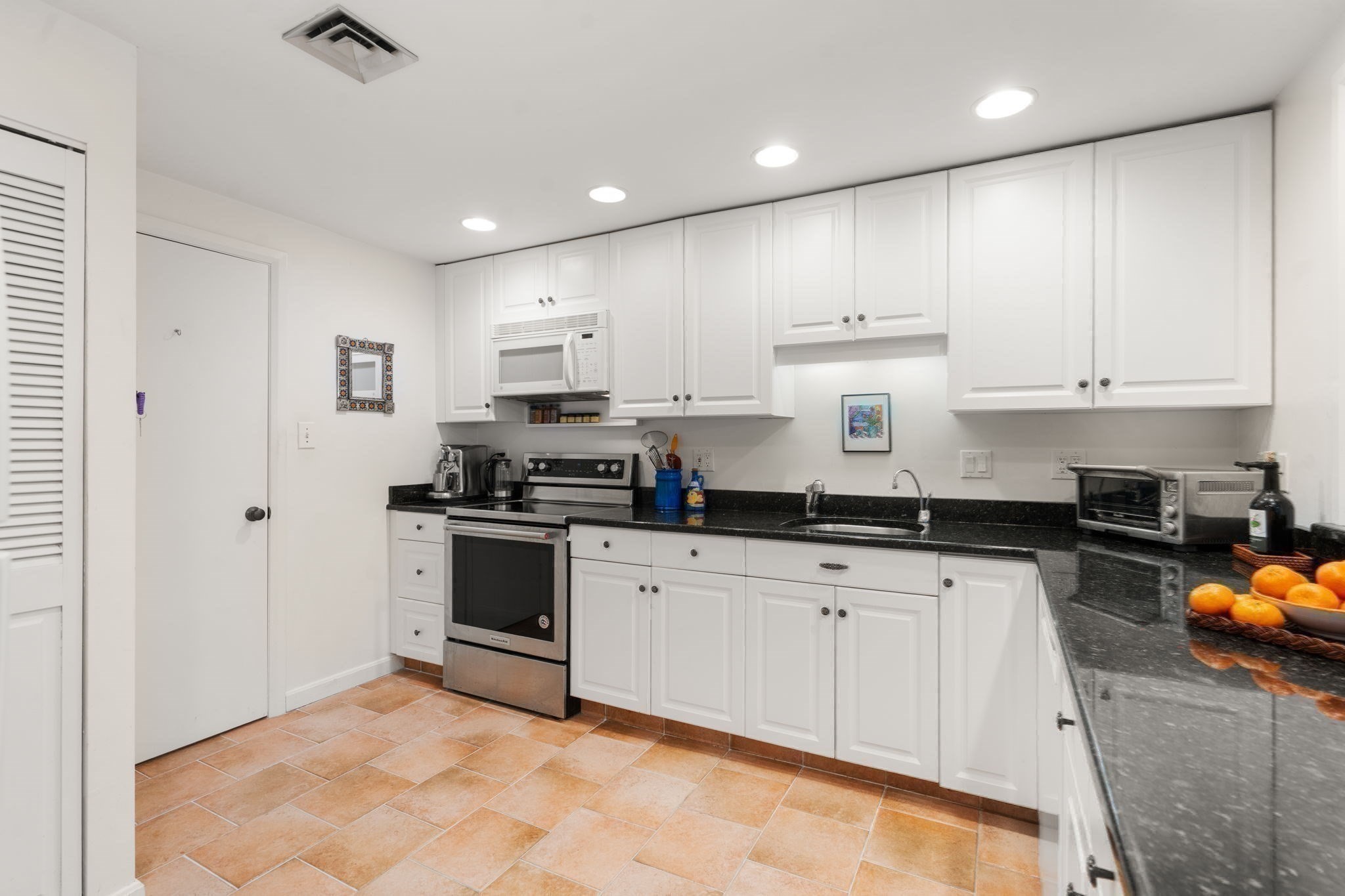 85 Grove St Unit 203, Wellesley, MA 02482 - Image 15
