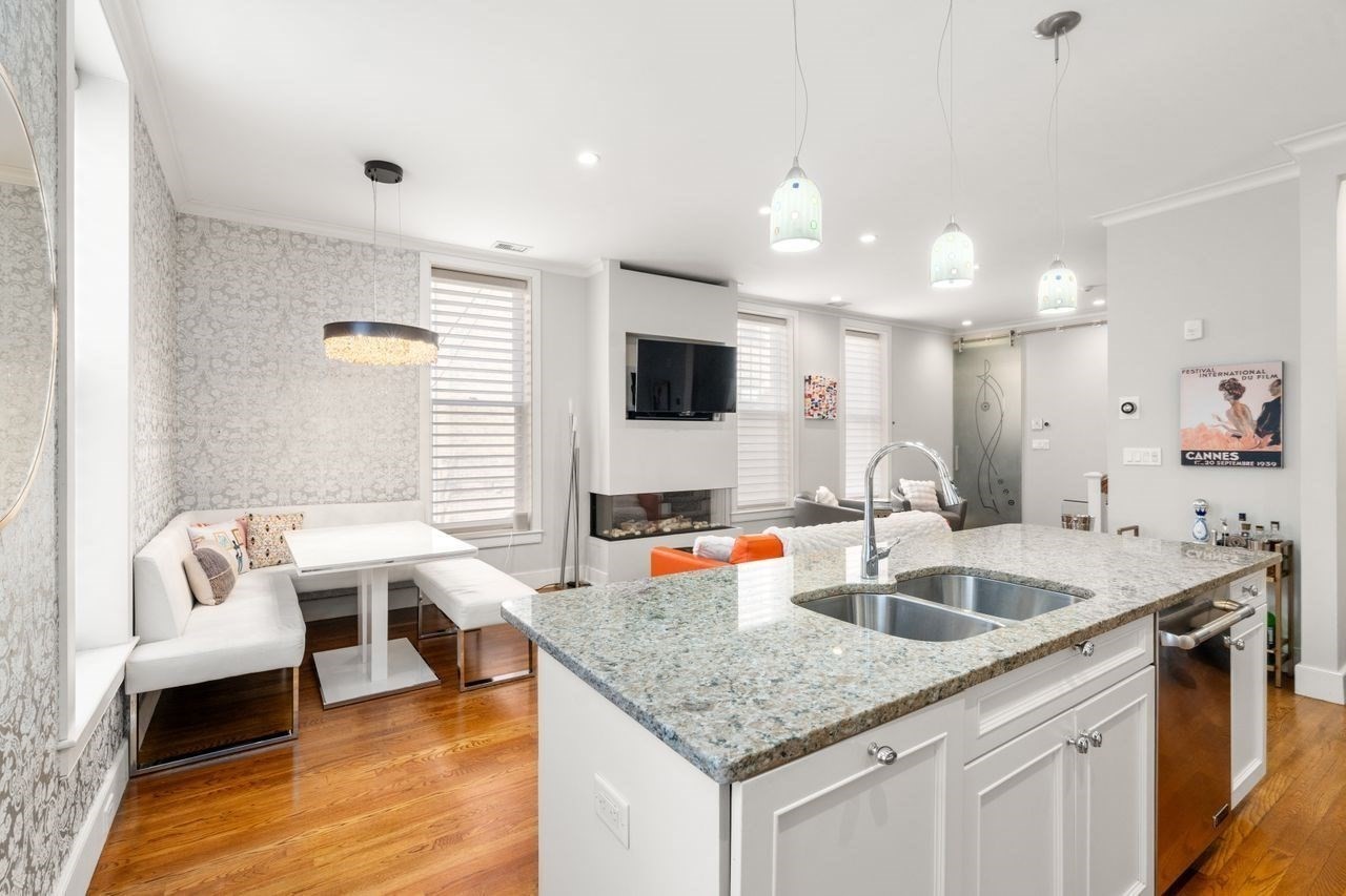 1 Worcester Sq Unit 2, South End, Boston, MA 02118