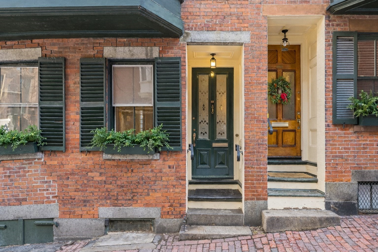 121 Pinckney St, Beacon Hill, Boston, MA 02114