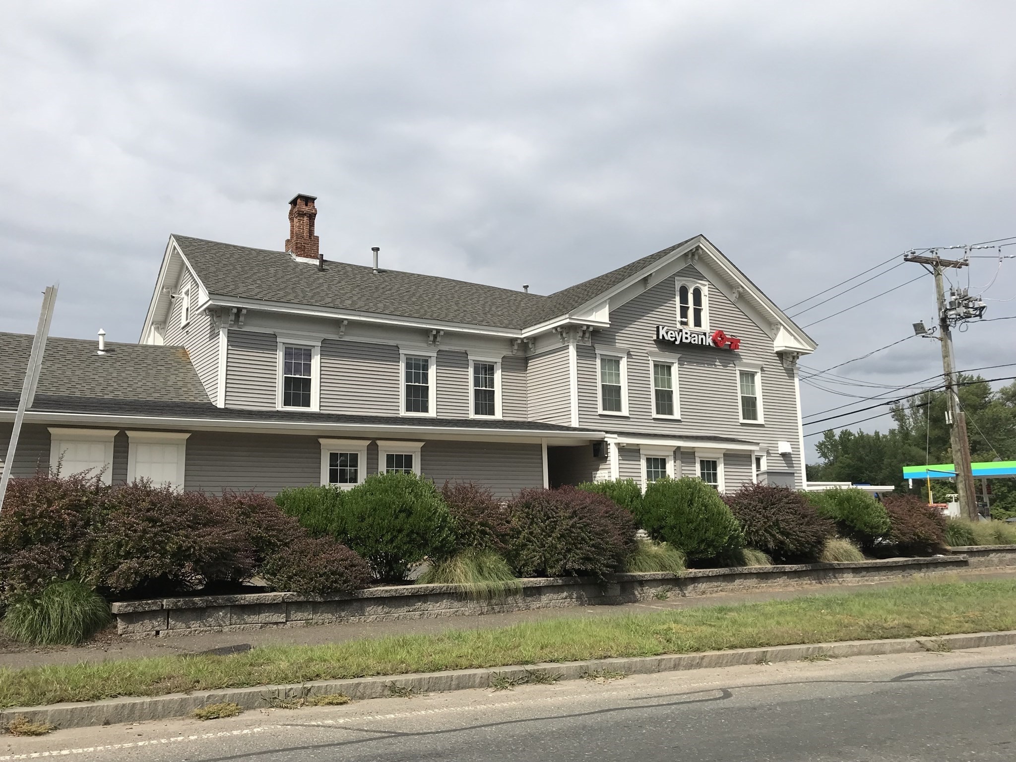5 N Westfield St, Agawam, MA 01001