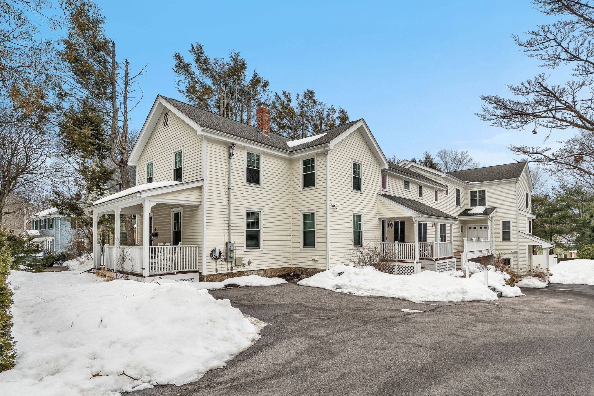 266 Langley Rd Unit 1, Newton, MA 02459
