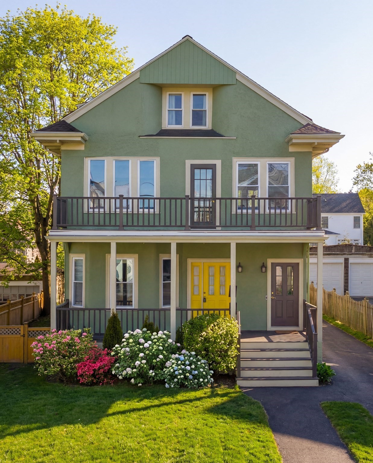 182 Maplewood St Unit 2, Watertown, MA 02472