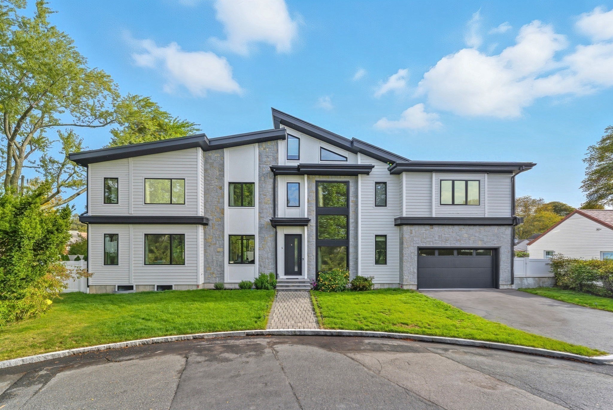 5 Kappius Path, Newton, MA 02459