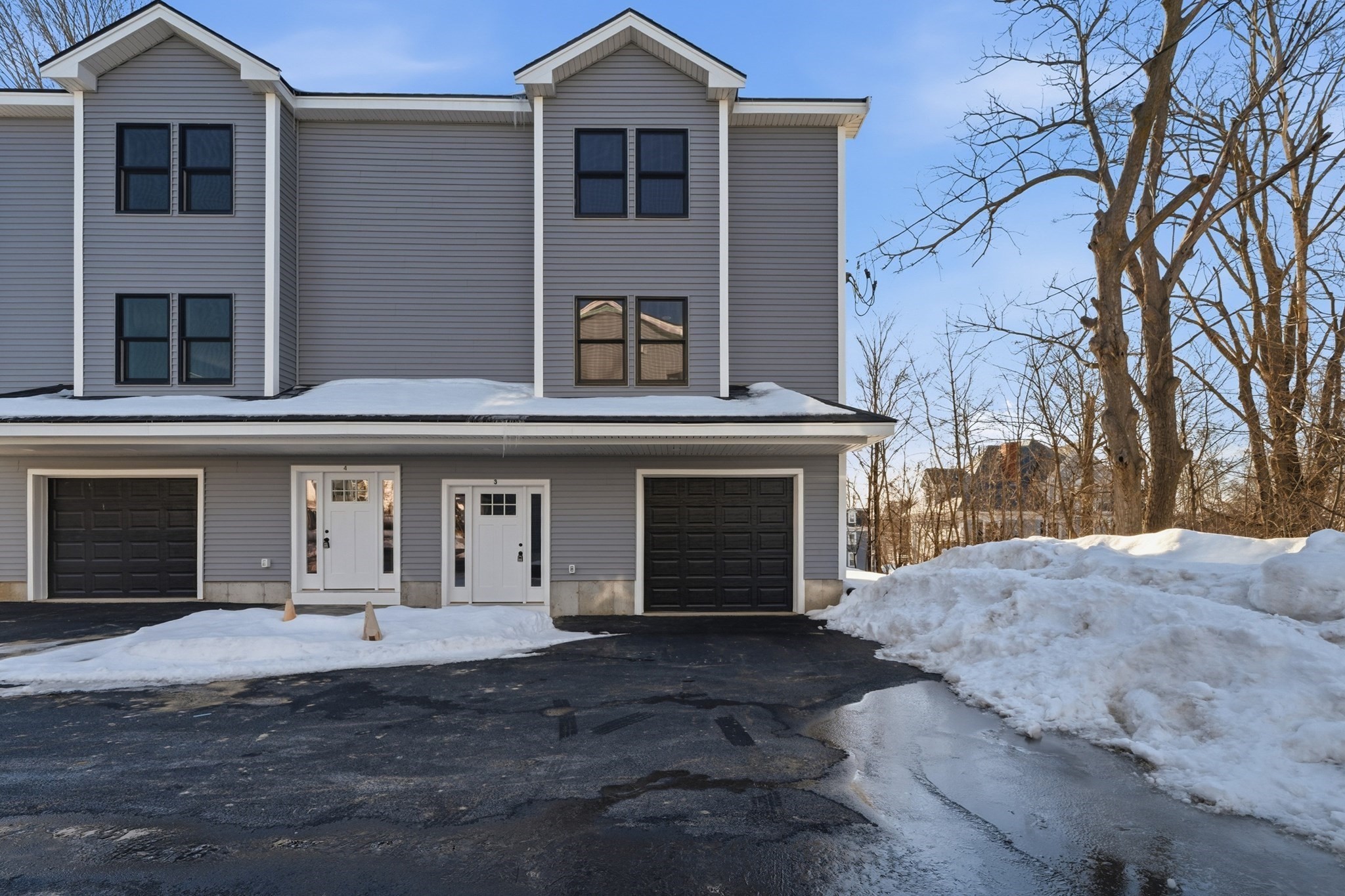 79 School St Unit 4, Lowell, MA 01854