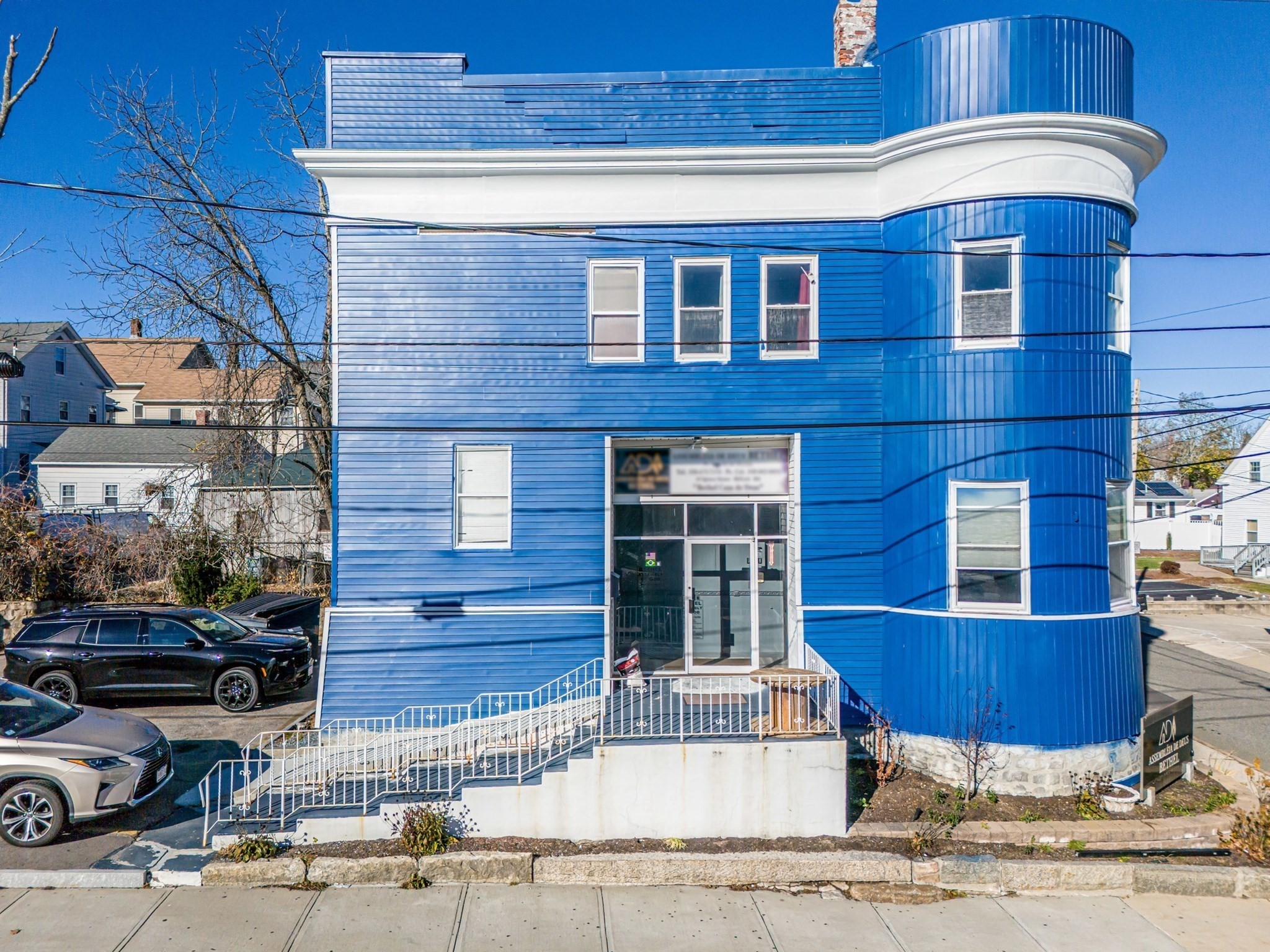 29 Spruce St, Milford, MA 01757