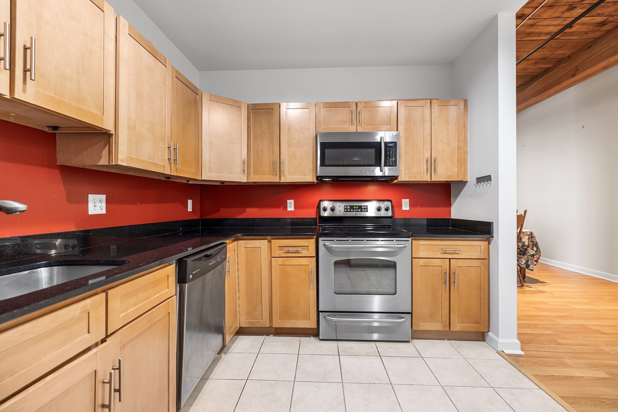 52 Lawrence Dr Unit M206, Lowell, MA 01854 - Image 4