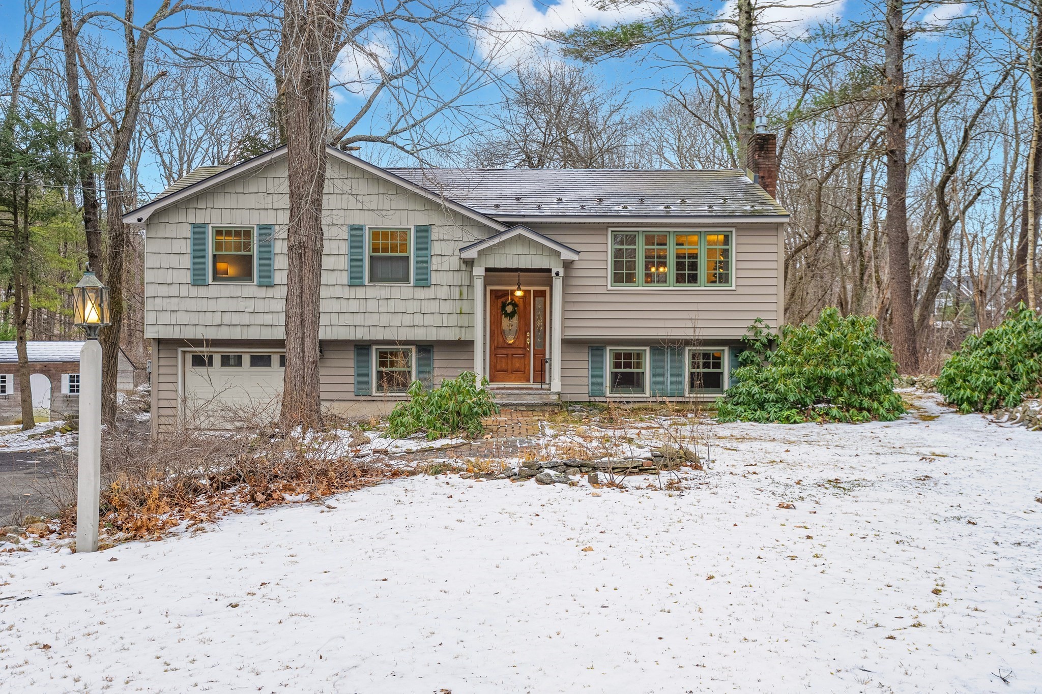 122 Forest St, North Andover, MA 01845