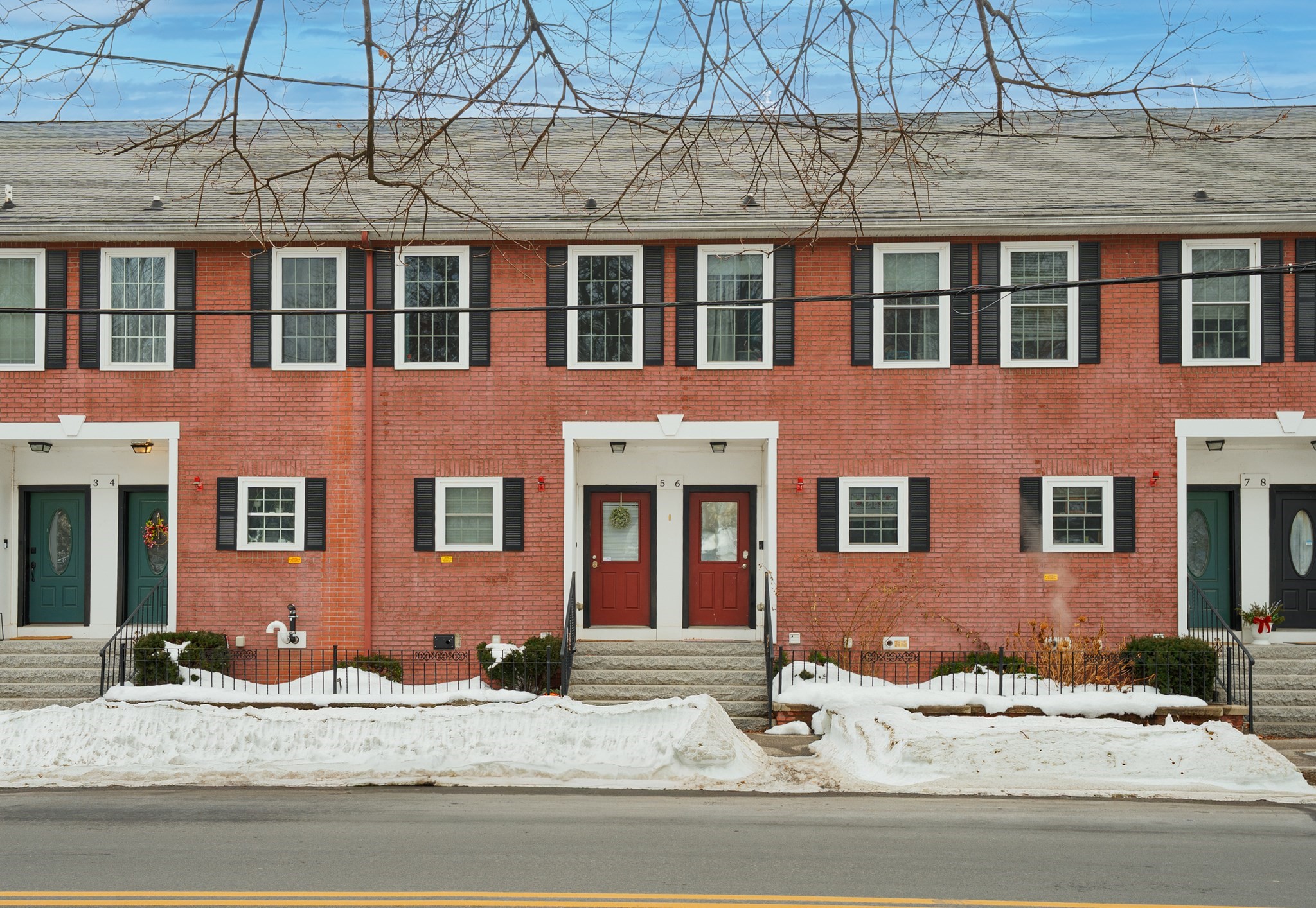 900 Lawrence St Unit 5, Lowell, MA 01852