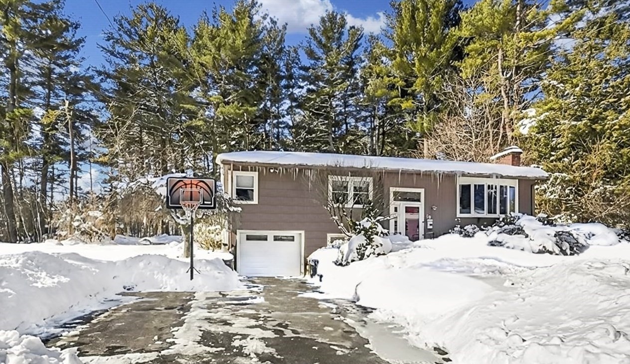 10 Rolling Lane, Framingham, MA 01701