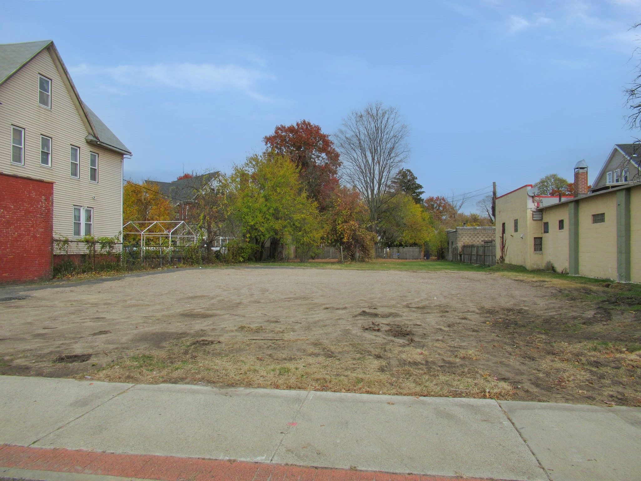 349 Walnut St, Springfield, MA 01105