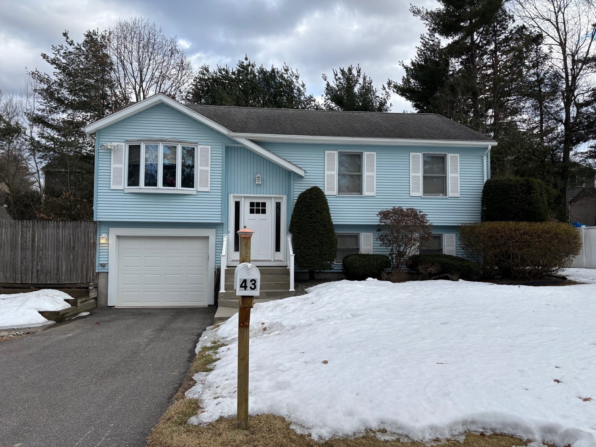 43 Marmon Court, Springfield, MA 01129