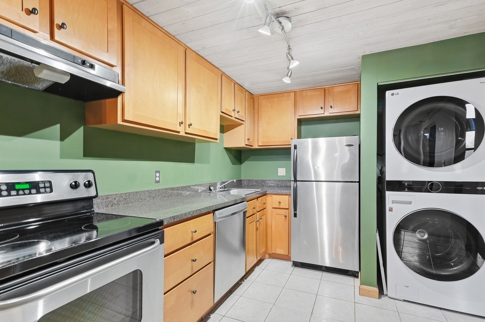 33 Maplewood Avenue Unit 310, Gloucester, MA 01930 - Image 16