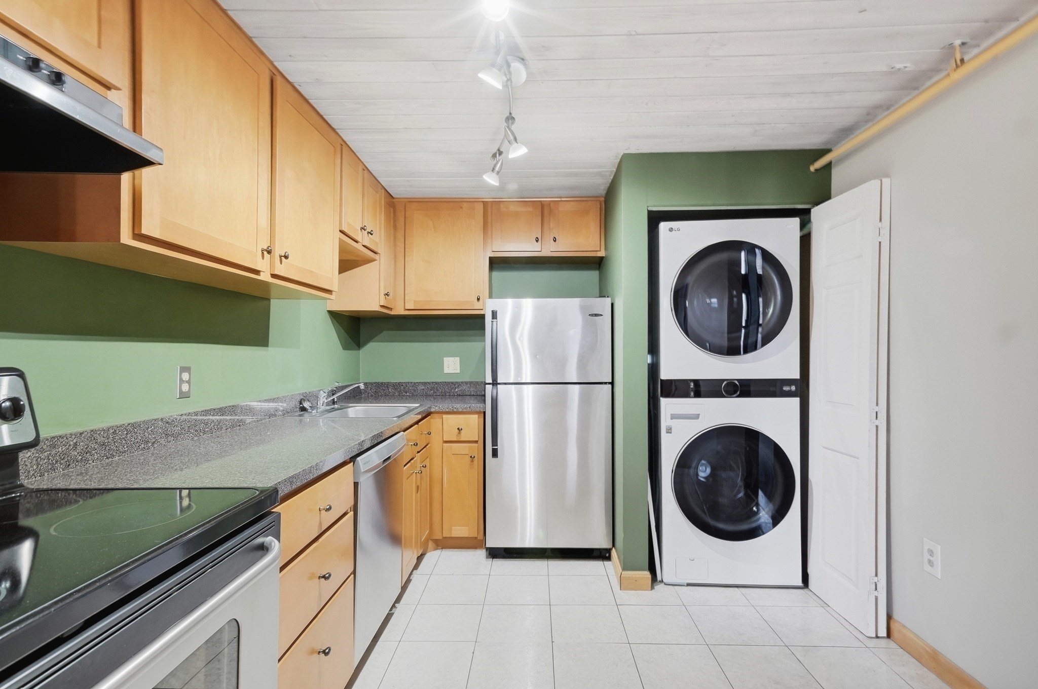 33 Maplewood Avenue Unit 310, Gloucester, MA 01930 - Image 17