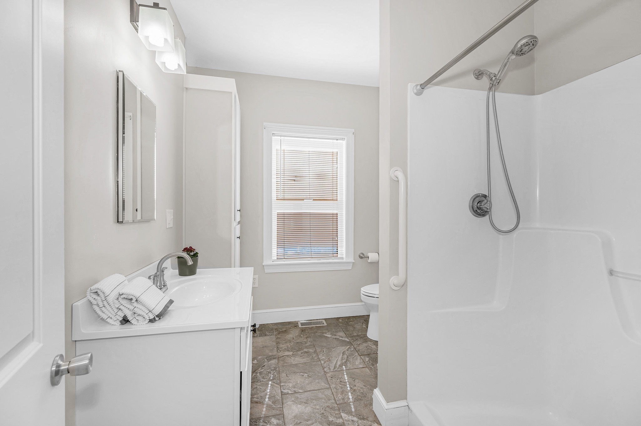 69 Ash Street, Reading, MA 01867 - Image 15