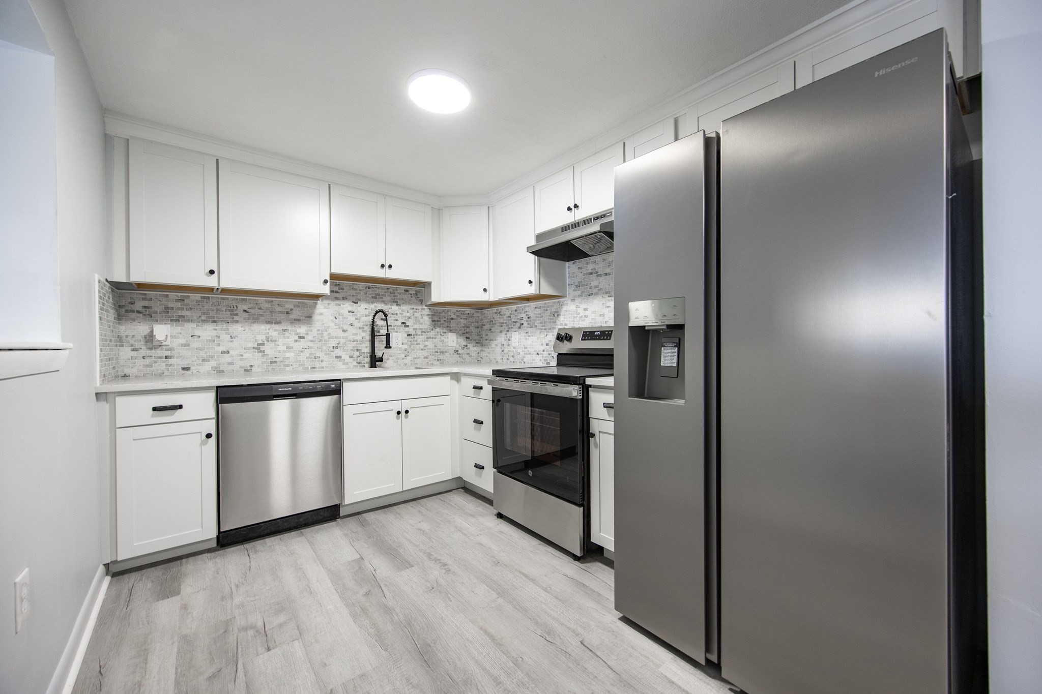 26 Williamsburg Ct Unit 4, Shrewsbury, MA 01545