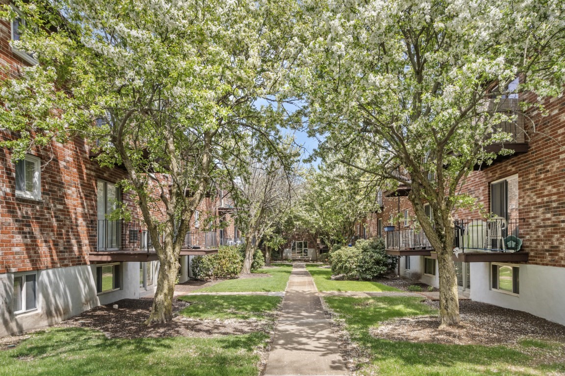 28 Westgate Rd Unit 3, West Roxbury, Boston, MA 02467 - Image 2