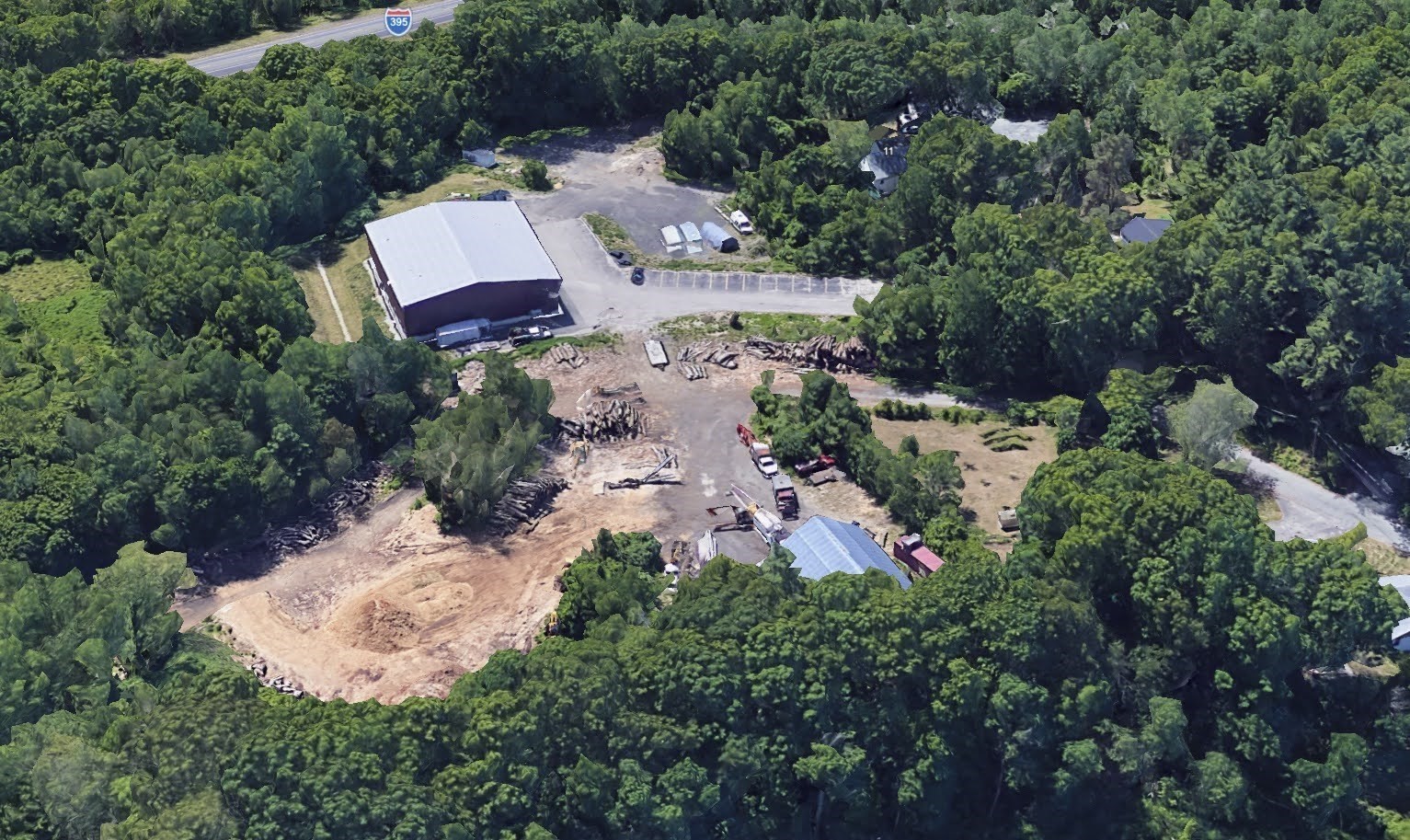 9 Wellington Rd, Oxford, MA 01540
